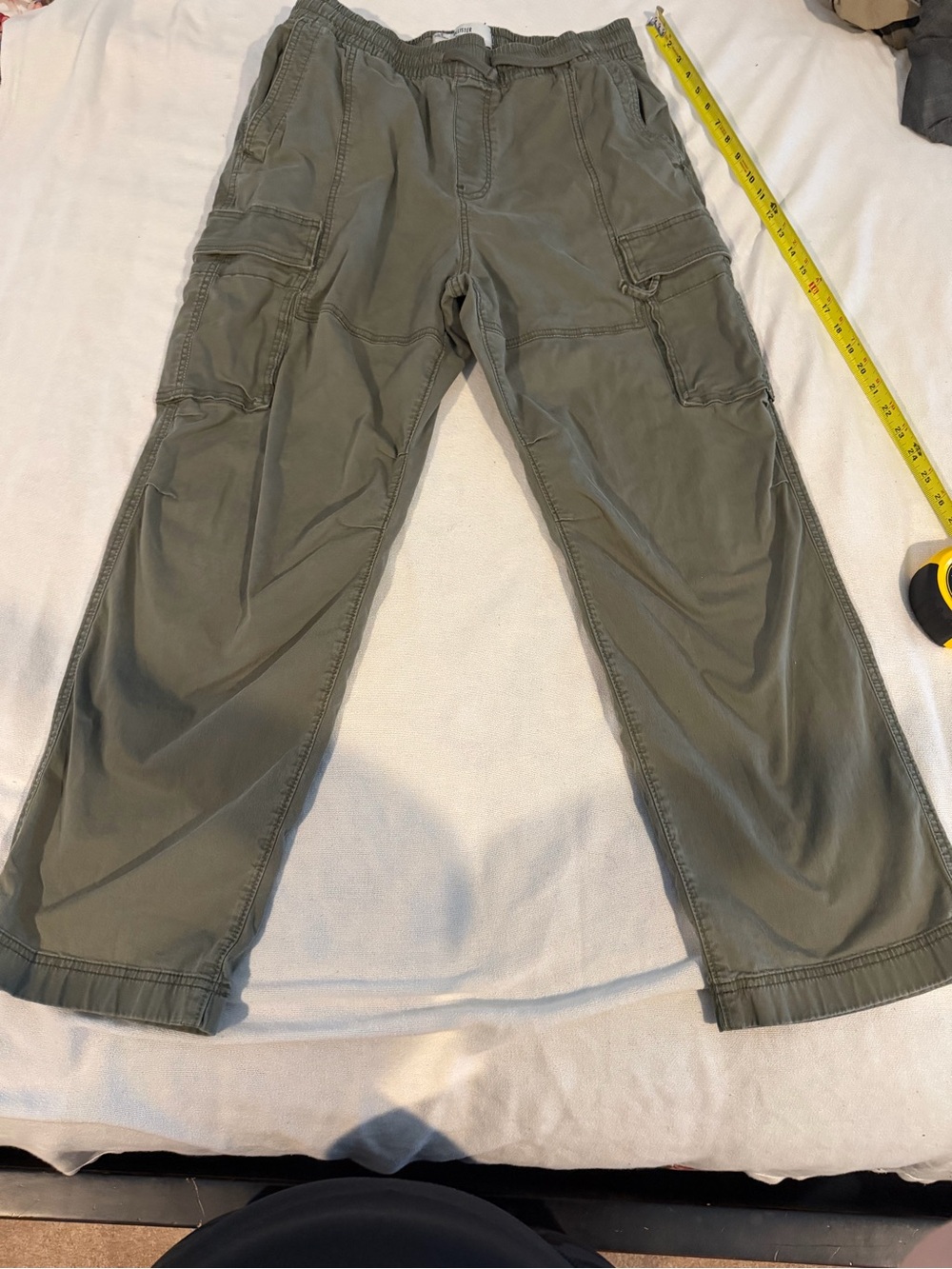 Hollister Olive Green Cargo Pants with Multiple Pockets